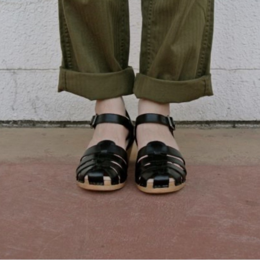Dansko Milly Fisherman Woven Sandal in Black Leather, wood like soul size 39 - Picture 2 of 10